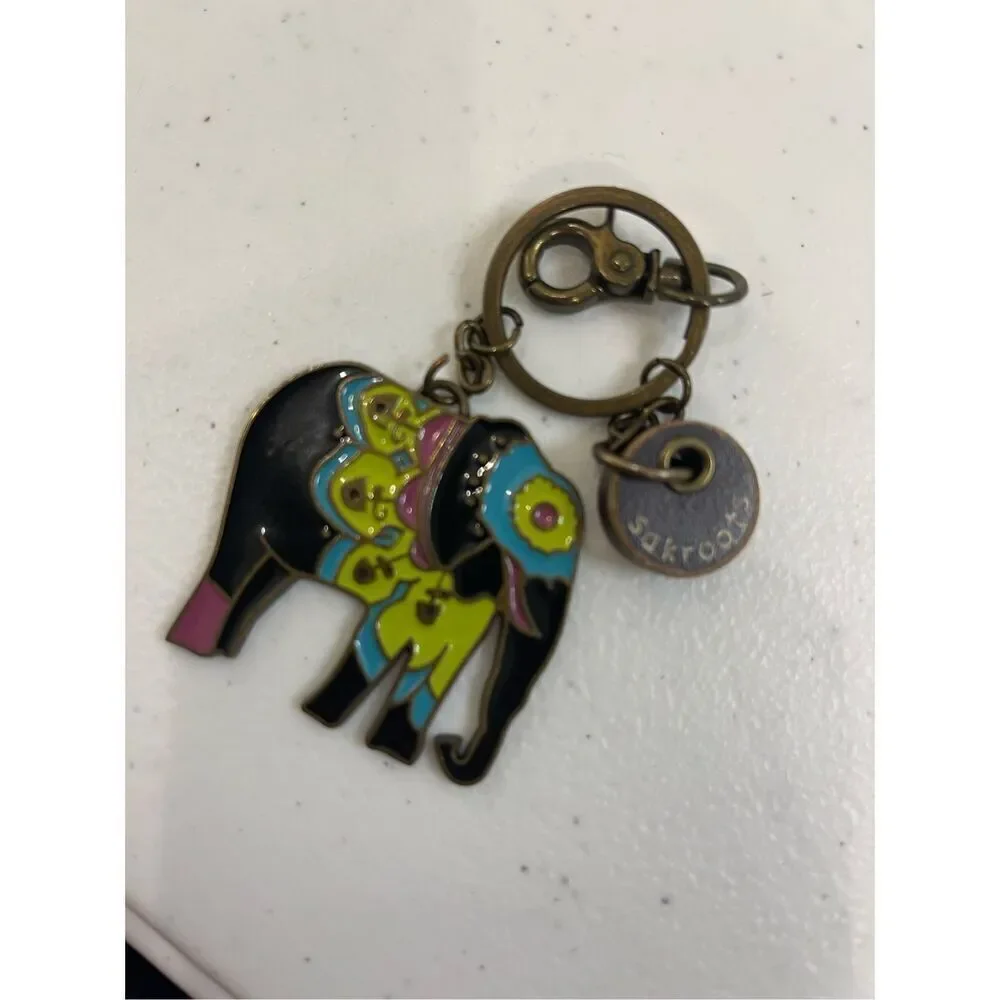 Sak Roots Elephant metal keychain